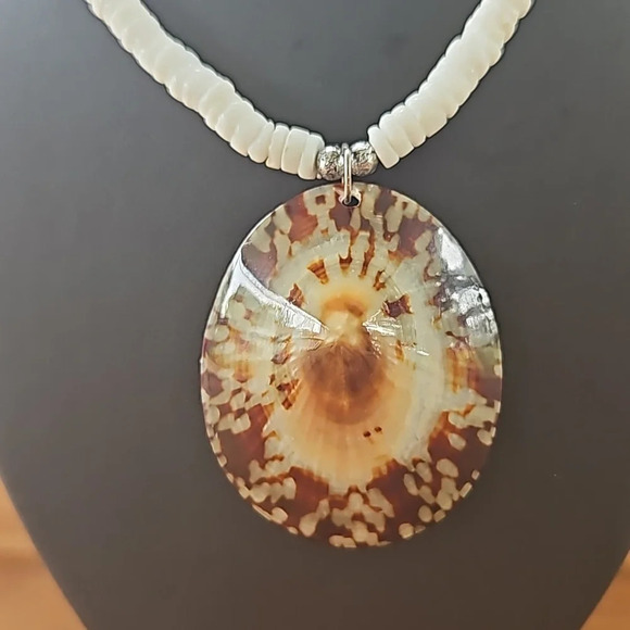 Handmade Shell Necklace - Picture 2 of 7